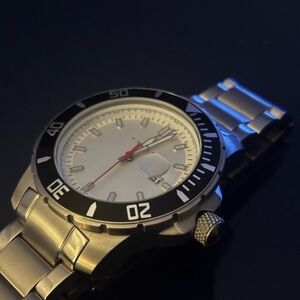 Nautis Admiralty Pro 200 Men's Watch with a Bracelet and Date Display